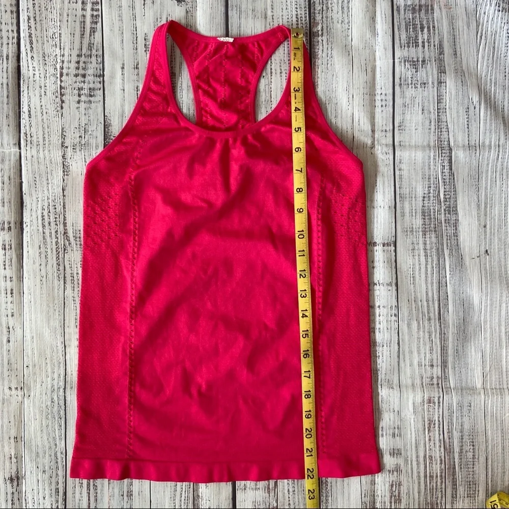 Fabletics Delta Seamless Tank II. Size XSmall - Picture 7 of 7